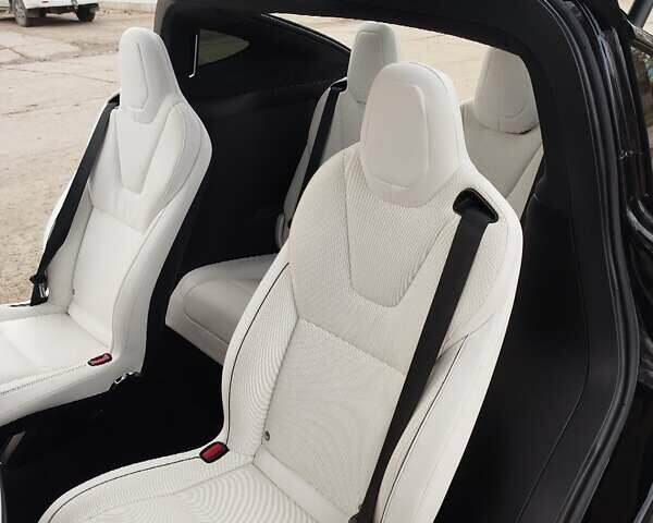 Черный Тесла Модель Х, объемом двигателя 0 л и пробегом 47 тыс. км за 63000 $, фото 32 на Automoto.ua