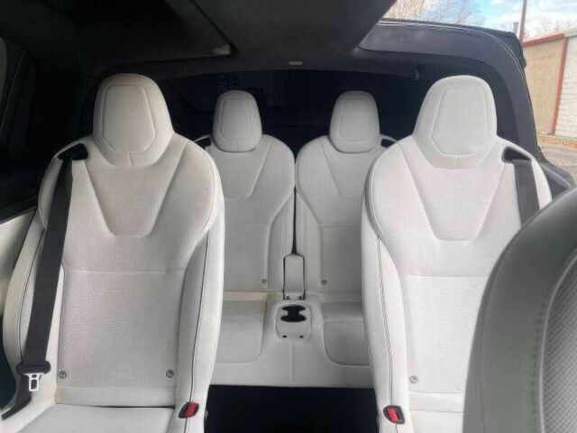 Чорний Тесла Модель Х, об'ємом двигуна 0 л та пробігом 10 тис. км за 20000 $, фото 10 на Automoto.ua