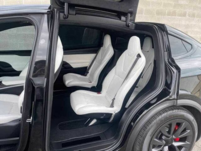 Чорний Тесла Модель Х, об'ємом двигуна 0 л та пробігом 10 тис. км за 20000 $, фото 7 на Automoto.ua