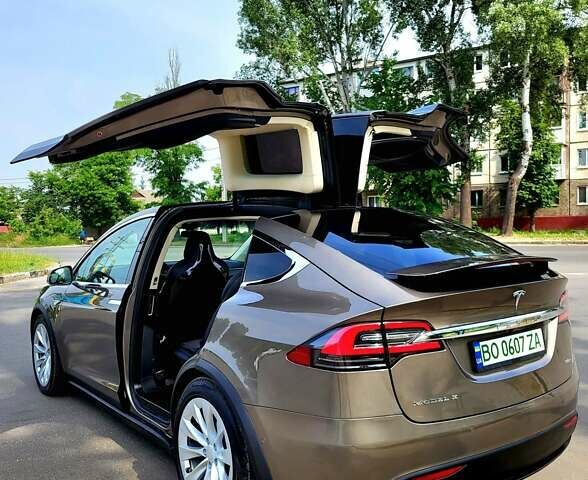 Коричневий Тесла Модель Х, об'ємом двигуна 0 л та пробігом 178 тис. км за 36700 $, фото 24 на Automoto.ua