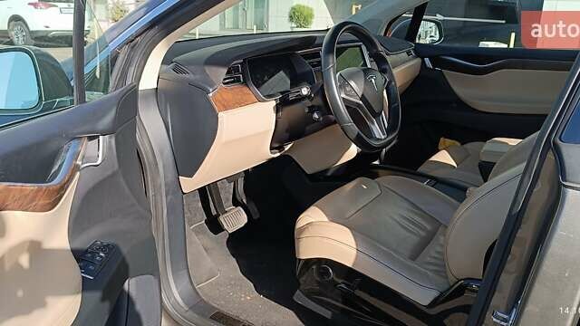 Коричневый Тесла Модель Х, объемом двигателя 0 л и пробегом 76 тыс. км за 21500 $, фото 6 на Automoto.ua