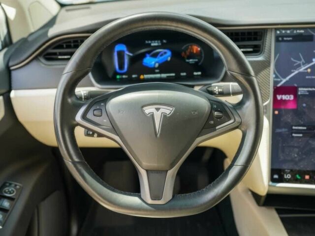 Красный Тесла Модель Х, объемом двигателя 0 л и пробегом 68 тыс. км за 16000 $, фото 8 на Automoto.ua