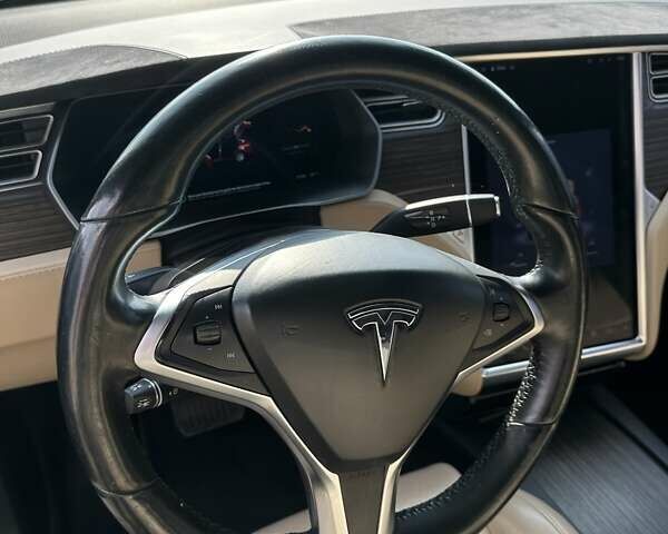 Красный Тесла Модель Х, объемом двигателя 0 л и пробегом 173 тыс. км за 19900 $, фото 18 на Automoto.ua