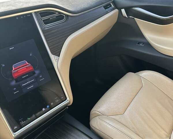 Красный Тесла Модель Х, объемом двигателя 0 л и пробегом 173 тыс. км за 19900 $, фото 15 на Automoto.ua