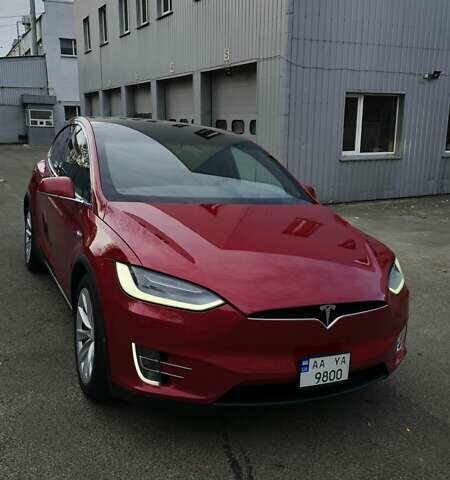Красный Тесла Модель Х, объемом двигателя 0 л и пробегом 220 тыс. км за 30500 $, фото 1 на Automoto.ua