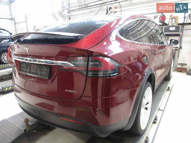 Красный Тесла Модель Х, объемом двигателя 0 л и пробегом 153 тыс. км за 23900 $, фото 2 на Automoto.ua