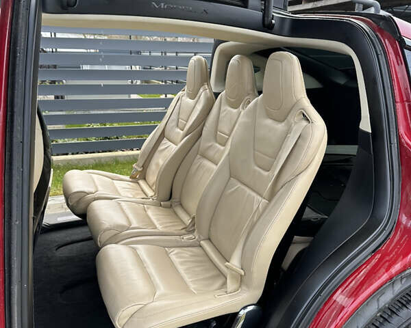 Красный Тесла Модель Х, объемом двигателя 0 л и пробегом 129 тыс. км за 15200 $, фото 17 на Automoto.ua