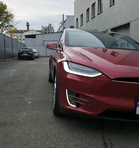 Красный Тесла Модель Х, объемом двигателя 0 л и пробегом 220 тыс. км за 30500 $, фото 6 на Automoto.ua
