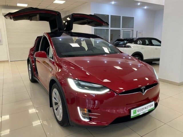 Красный Тесла Модель Х, объемом двигателя 0 л и пробегом 60 тыс. км за 33562 $, фото 6 на Automoto.ua