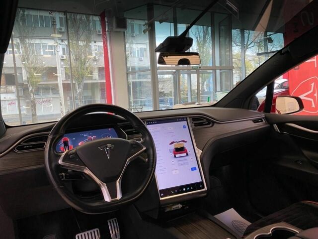 Красный Тесла Модель Х, объемом двигателя 0 л и пробегом 60 тыс. км за 33562 $, фото 3 на Automoto.ua