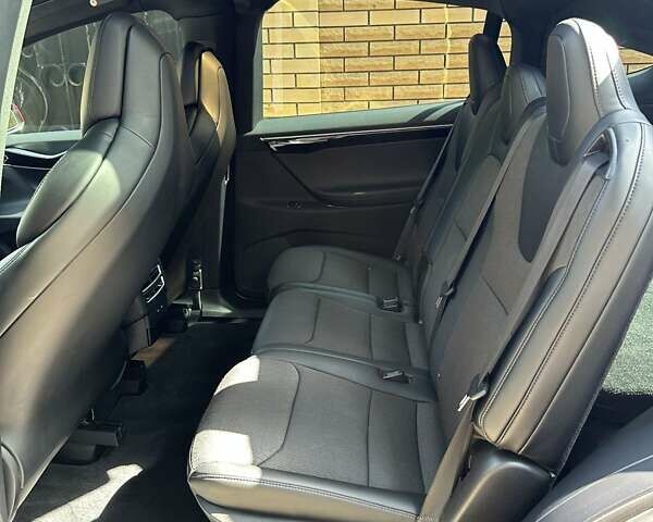 Красный Тесла Модель Х, объемом двигателя 0 л и пробегом 100 тыс. км за 21499 $, фото 5 на Automoto.ua