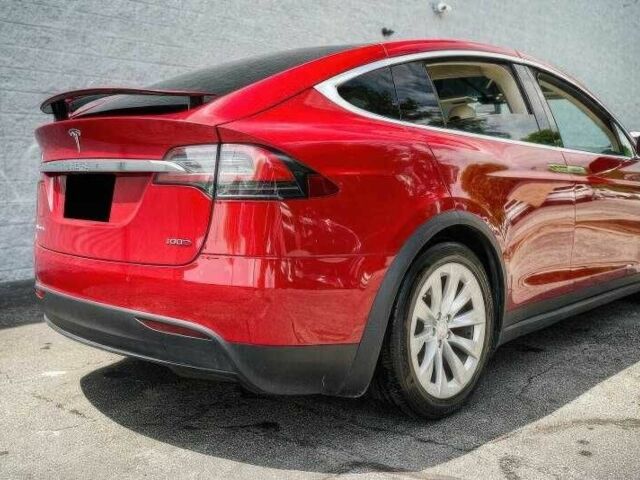 Красный Тесла Модель Х, объемом двигателя 0 л и пробегом 89 тыс. км за 14800 $, фото 6 на Automoto.ua