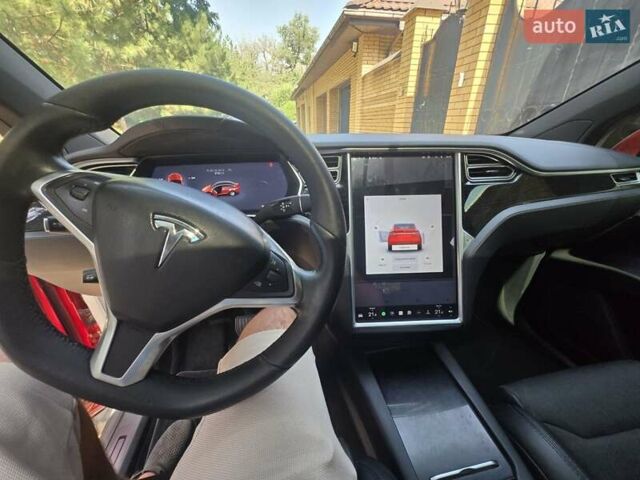 Красный Тесла Модель Х, объемом двигателя 0 л и пробегом 100 тыс. км за 21499 $, фото 3 на Automoto.ua