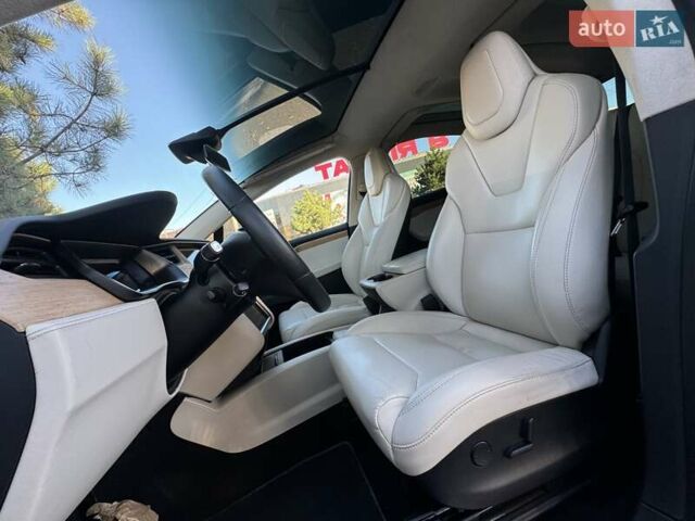 Красный Тесла Модель Х, объемом двигателя 0 л и пробегом 161 тыс. км за 21999 $, фото 16 на Automoto.ua