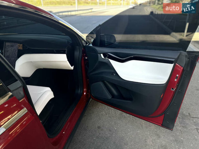 Красный Тесла Модель Х, объемом двигателя 0 л и пробегом 110 тыс. км за 27000 $, фото 16 на Automoto.ua
