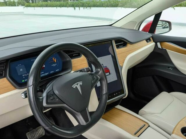 Красный Тесла Модель Х, объемом двигателя 0 л и пробегом 38 тыс. км за 14000 $, фото 7 на Automoto.ua