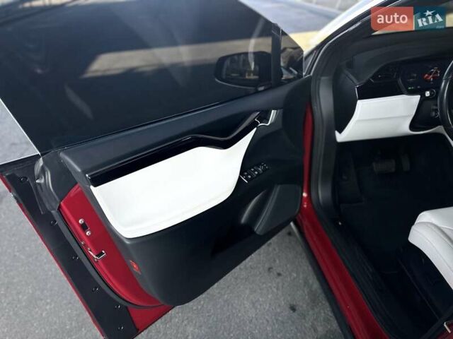 Красный Тесла Модель Х, объемом двигателя 0 л и пробегом 110 тыс. км за 28300 $, фото 10 на Automoto.ua