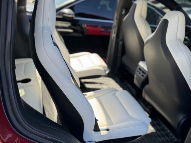 Красный Тесла Модель Х, объемом двигателя 0 л и пробегом 97 тыс. км за 36000 $, фото 6 на Automoto.ua