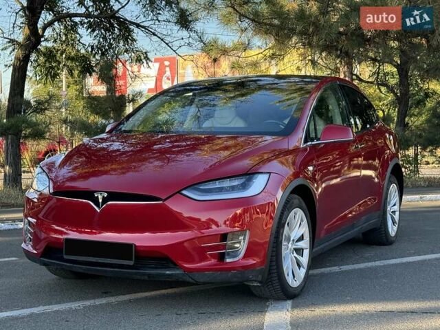 Красный Тесла Модель Х, объемом двигателя 0 л и пробегом 161 тыс. км за 20300 $, фото 4 на Automoto.ua