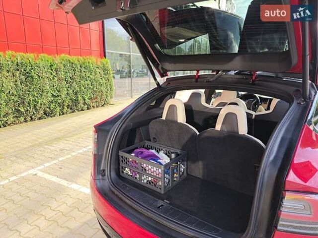 Красный Тесла Модель Х, объемом двигателя 0 л и пробегом 81 тыс. км за 26800 $, фото 29 на Automoto.ua