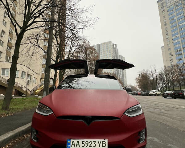 Красный Тесла Модель Х, объемом двигателя 0 л и пробегом 130 тыс. км за 32500 $, фото 3 на Automoto.ua