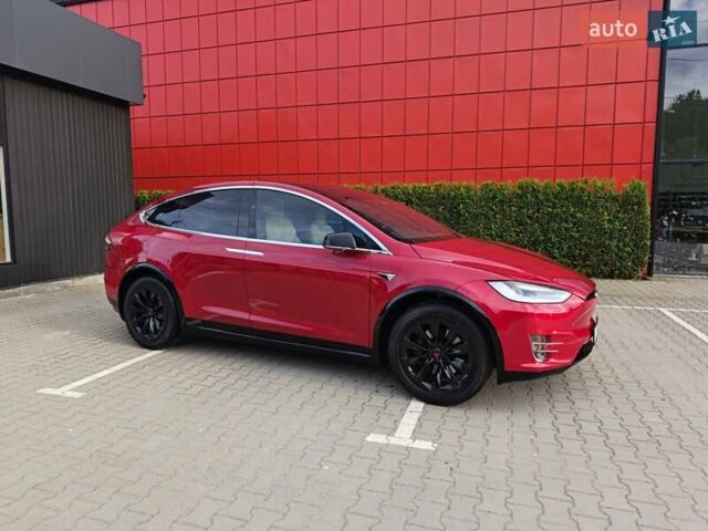 Красный Тесла Модель Х, объемом двигателя 0 л и пробегом 81 тыс. км за 26800 $, фото 2 на Automoto.ua