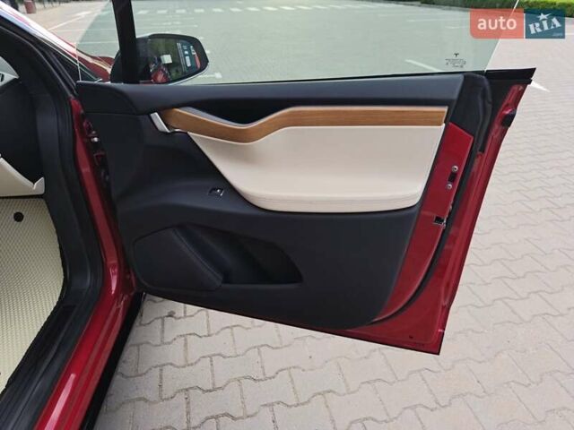 Красный Тесла Модель Х, объемом двигателя 0 л и пробегом 81 тыс. км за 26800 $, фото 18 на Automoto.ua
