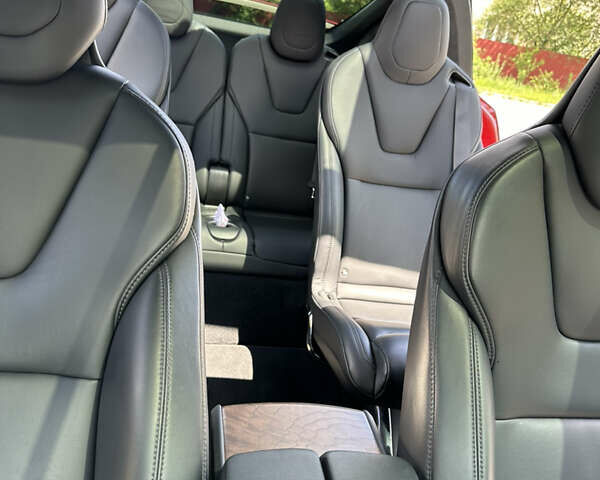 Красный Тесла Модель Х, объемом двигателя 0 л и пробегом 97 тыс. км за 38500 $, фото 21 на Automoto.ua