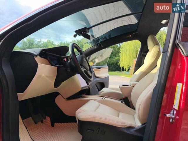 Красный Тесла Модель Х, объемом двигателя 0 л и пробегом 81 тыс. км за 26800 $, фото 26 на Automoto.ua