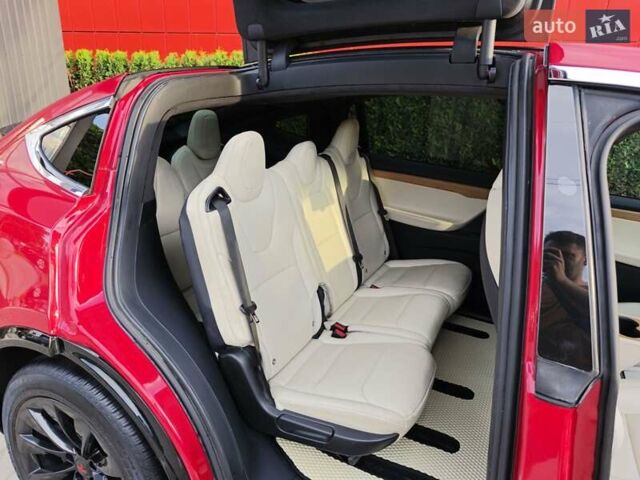 Красный Тесла Модель Х, объемом двигателя 0 л и пробегом 81 тыс. км за 26800 $, фото 21 на Automoto.ua