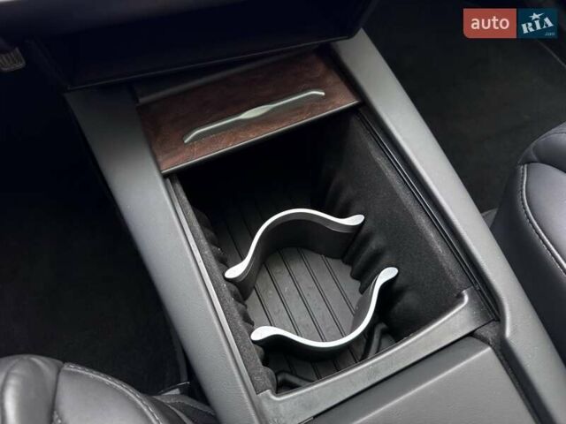 Красный Тесла Модель Х, объемом двигателя 0 л и пробегом 89 тыс. км за 32900 $, фото 47 на Automoto.ua