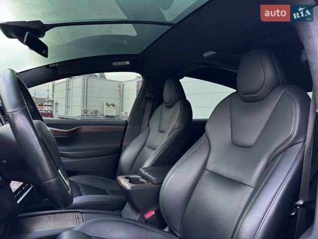 Красный Тесла Модель Х, объемом двигателя 0 л и пробегом 89 тыс. км за 32900 $, фото 42 на Automoto.ua