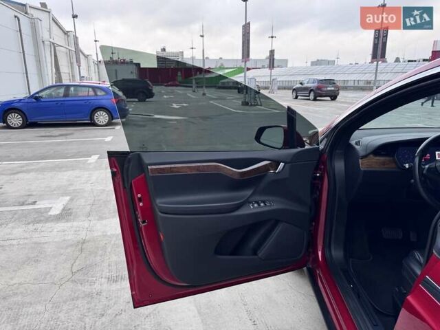 Красный Тесла Модель Х, объемом двигателя 0 л и пробегом 89 тыс. км за 32900 $, фото 59 на Automoto.ua