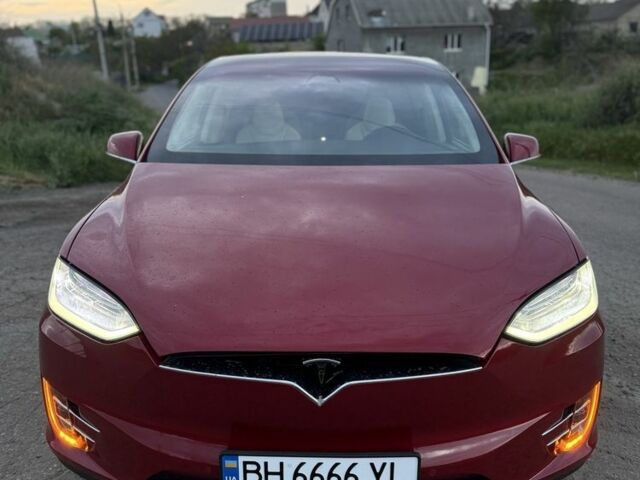 Красный Тесла Модель Х, объемом двигателя 0 л и пробегом 65 тыс. км за 33000 $, фото 1 на Automoto.ua