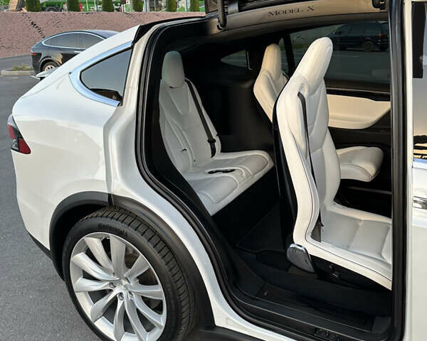 Тесла Модель Х, об'ємом двигуна 0 л та пробігом 139 тис. км за 51000 $, фото 37 на Automoto.ua