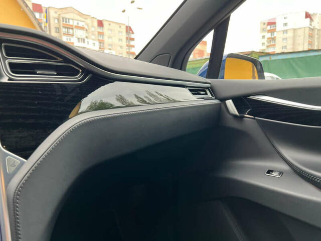 Тесла Модель Х, объемом двигателя 0 л и пробегом 271 тыс. км за 21999 $, фото 23 на Automoto.ua
