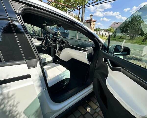 Тесла Модель Х, объемом двигателя 0 л и пробегом 101 тыс. км за 28900 $, фото 3 на Automoto.ua