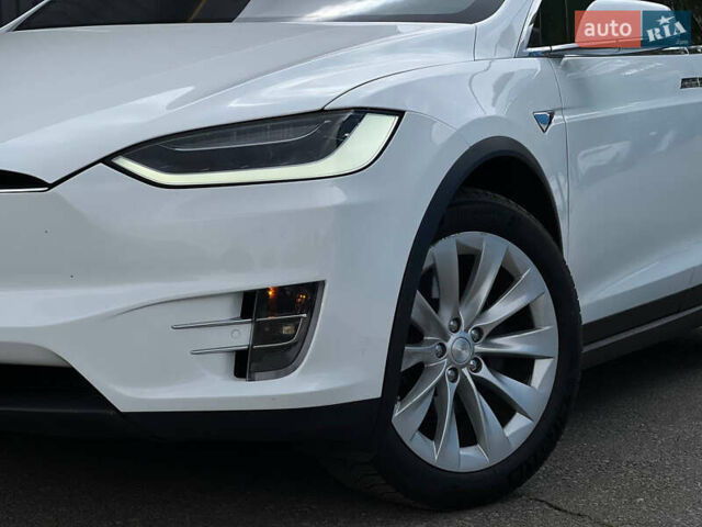 Тесла Модель Х, объемом двигателя 0 л и пробегом 106 тыс. км за 28700 $, фото 2 на Automoto.ua
