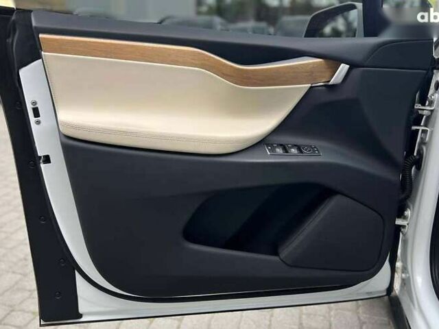 Тесла Модель Х, объемом двигателя 0 л и пробегом 135 тыс. км за 28900 $, фото 10 на Automoto.ua