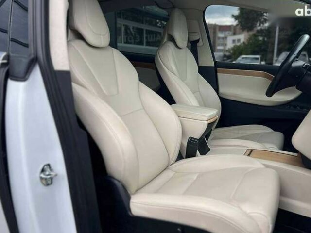 Тесла Модель Х, объемом двигателя 0 л и пробегом 135 тыс. км за 28900 $, фото 23 на Automoto.ua