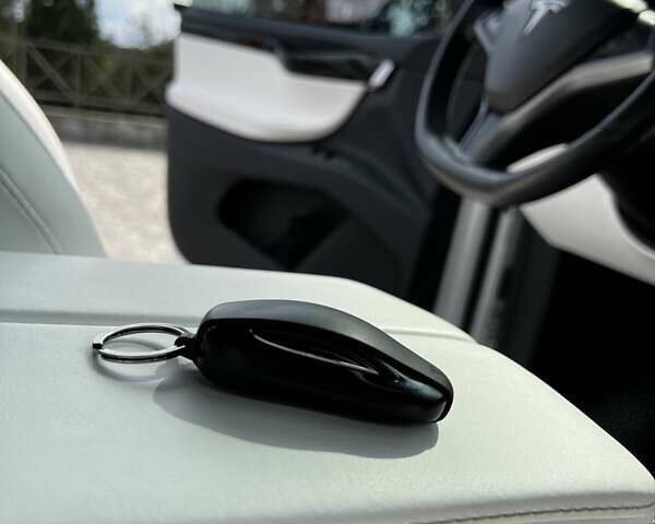 Тесла Модель Х, объемом двигателя 0 л и пробегом 83 тыс. км за 40000 $, фото 16 на Automoto.ua