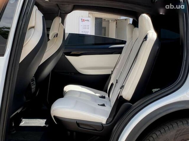 Тесла Модель Х, объемом двигателя 0 л и пробегом 123 тыс. км за 31499 $, фото 14 на Automoto.ua