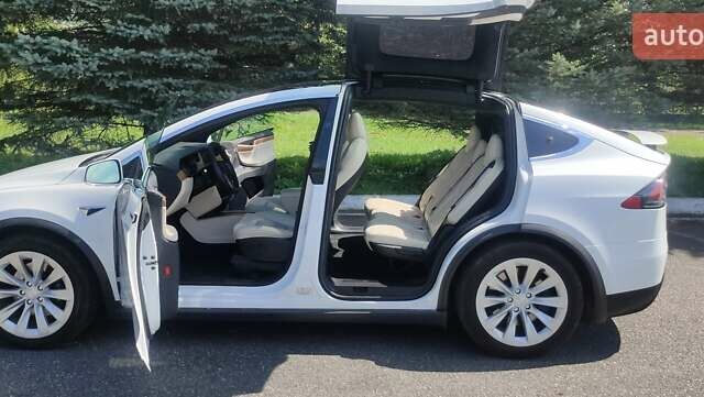Тесла Модель Х, объемом двигателя 0 л и пробегом 61 тыс. км за 36998 $, фото 24 на Automoto.ua