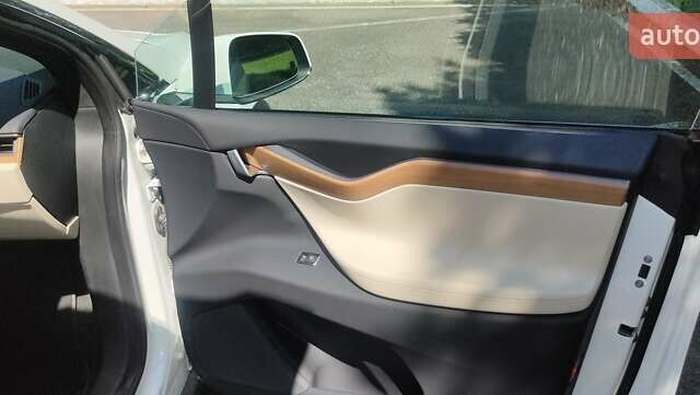 Тесла Модель Х, объемом двигателя 0 л и пробегом 61 тыс. км за 36998 $, фото 16 на Automoto.ua