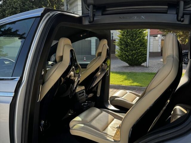 Серый Тесла Модель Х, объемом двигателя 0 л и пробегом 228 тыс. км за 18000 $, фото 22 на Automoto.ua