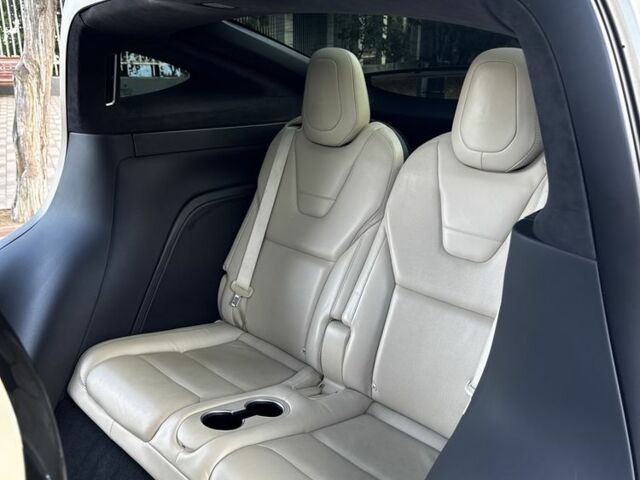 Серый Тесла Модель Х, объемом двигателя 0 л и пробегом 228 тыс. км за 18000 $, фото 14 на Automoto.ua