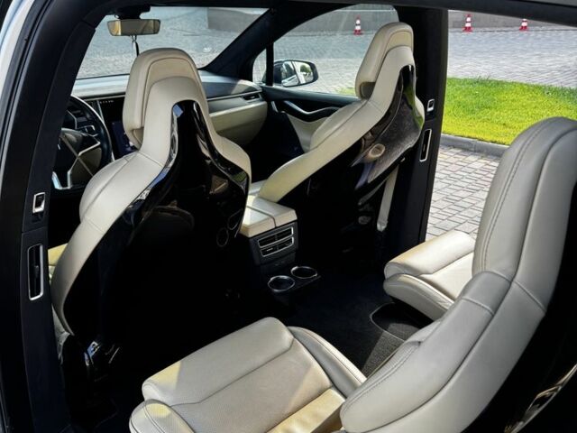 Серый Тесла Модель Х, объемом двигателя 0 л и пробегом 228 тыс. км за 18000 $, фото 21 на Automoto.ua