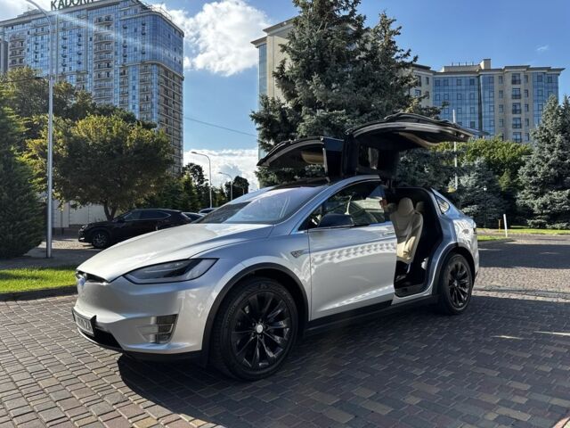 Серый Тесла Модель Х, объемом двигателя 0 л и пробегом 228 тыс. км за 18000 $, фото 9 на Automoto.ua
