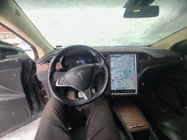 Серый Тесла Модель Х, объемом двигателя 0 л и пробегом 138 тыс. км за 17000 $, фото 1 на Automoto.ua