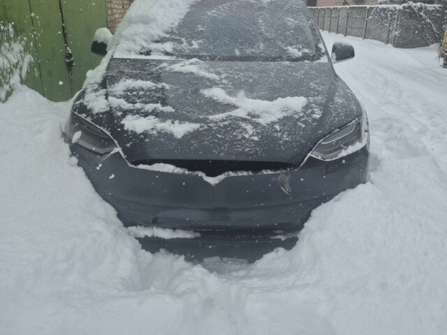 Серый Тесла Модель Х, объемом двигателя 0 л и пробегом 138 тыс. км за 17000 $, фото 6 на Automoto.ua